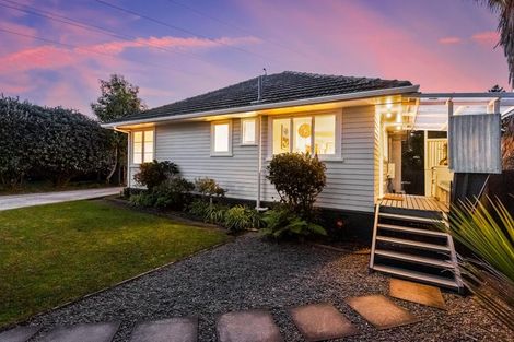Photo of property in 9 Devon Street, Te Atatu South, Auckland, 0610