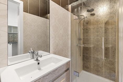 Photo of property in 84 Mellons Bay Road, Mellons Bay, Auckland, 2014