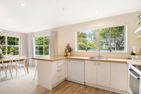 Photo of property in 9 Walnut Place, Owhata, Rotorua, 3010