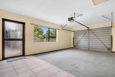 Photo of property in 2/12 Penrhyn Place, Mount Maunganui, 3116