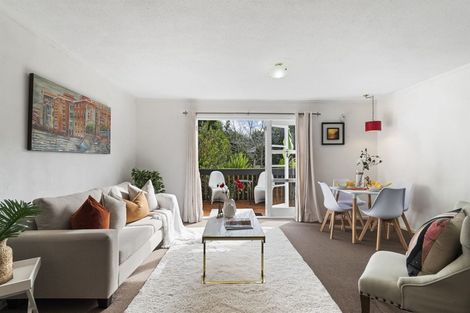 Photo of property in 1/23a Cliff Road, Torbay, Auckland, 0630