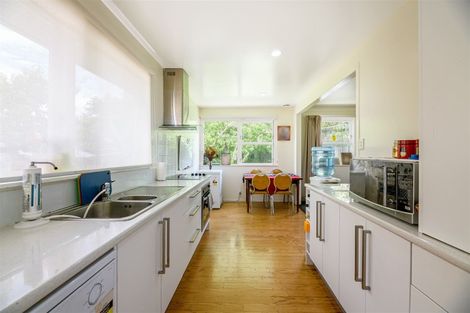 Photo of property in 1 Ashbourne Place, Glendene, Auckland, 0602