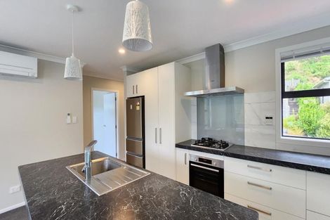 Photo of property in 27 Rarangi Way, Owhiro Bay, Wellington, 6023