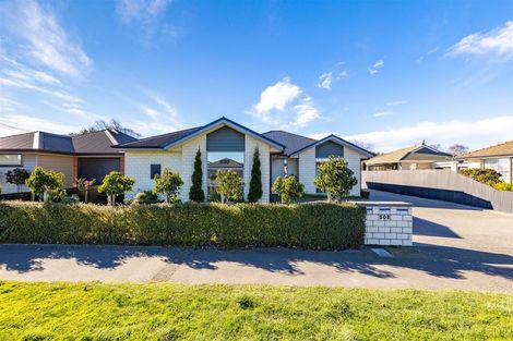 Photo of property in 1/502 Harewood Road, Harewood, Christchurch, 8051
