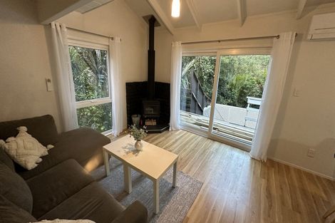 Photo of property in 4 Hiwihau Place, Glenfield, Auckland, 0629