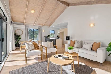 Photo of property in 7a Erica Road, Sunnynook, Auckland, 0620