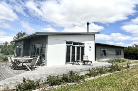 Photo of property in 8 Redwood Lane, Martinborough, 5711