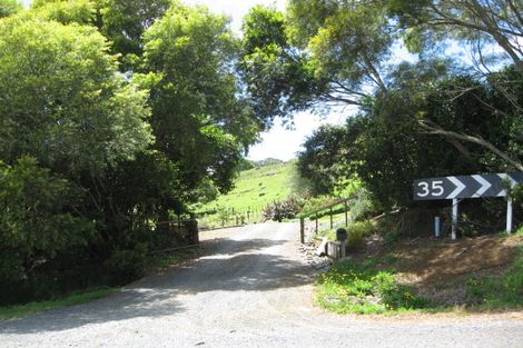 Photo of property in 3 Bombay Road, Bombay, 2675