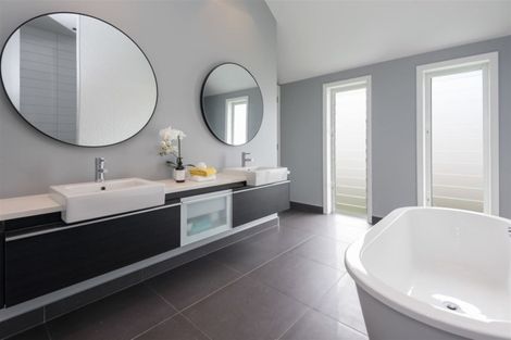 Photo of property in 44 Oceania Place, Mellons Bay, Auckland, 2014