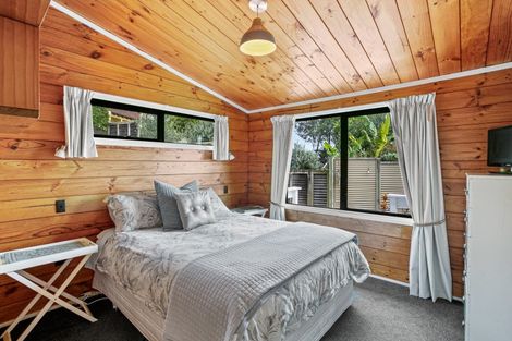 Photo of property in 10 Kaitake Place, Oakura, 4314