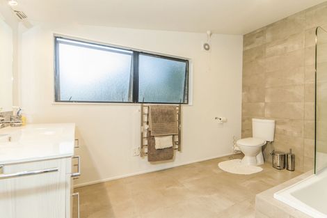 Photo of property in 25 Victory Road, Laingholm, Auckland, 0604