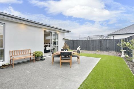 Photo of property in 16 Te Pakiaka Road, Pegasus, 7612