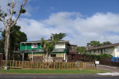 Photo of property in 2/14 Waari Avenue, Sunnyvale, Auckland, 0612
