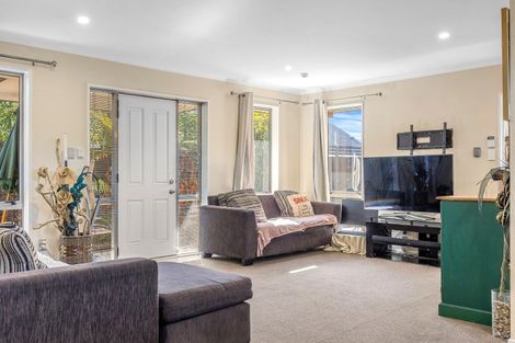 Photo of property in 10 Netley Place, Aranui, Christchurch, 8061