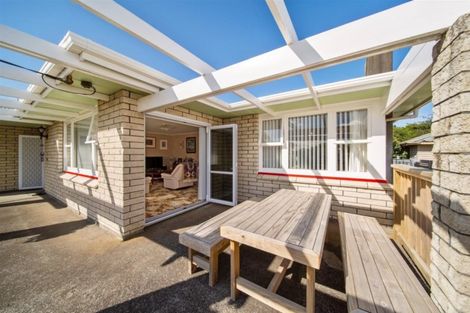 Photo of property in 9 Ropata Street, Hawera, 4610