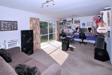Photo of property in 17 Fitzwilliam Drive, Torbay, Auckland, 0630