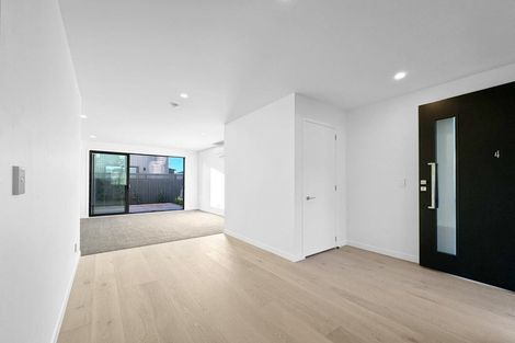 Photo of property in 4/323 Riverside Drive, Waterloo, Lower Hutt, 5011