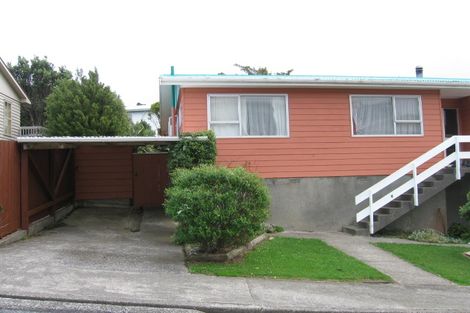 Photo of property in 6 Bloomsbury Grove, Newlands, Wellington, 6037