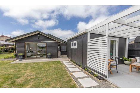 Photo of property in 15 Martyn Street, Rangiora, 7400