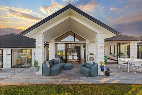 Photo of property in 72 Vaughans Road, Long Bay, Albany, 0792
