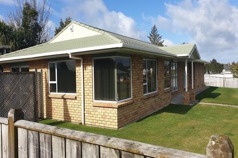 Photo of property in 2a Hamlet Street, Stratford, 4332