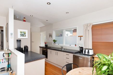 Photo of property in 1/34 Ocean View Road, Northcote, Auckland, 0627