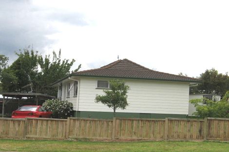 Photo of property in 18 West Harbour Drive, West Harbour, Auckland, 0618