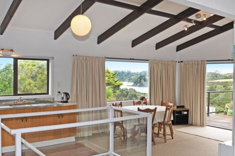 Photo of property in 3 Leigh Road, Leigh, 0985