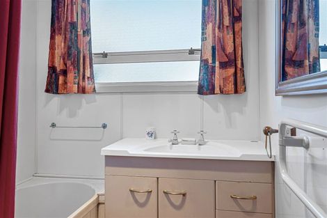 Photo of property in 1/62 Bassett Street, Burwood, Christchurch, 8083