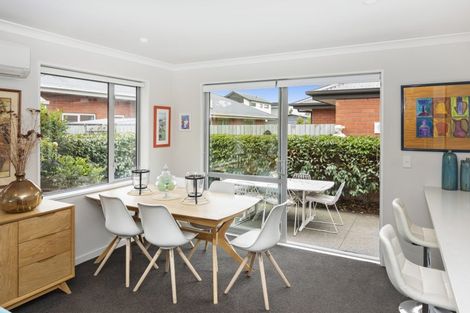 Photo of property in 1/11 North Avon Road, Richmond, Christchurch, 8013