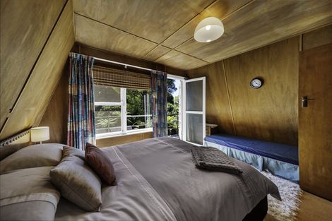 Photo of property in 37 Lake View Terrace, Moana, 7875