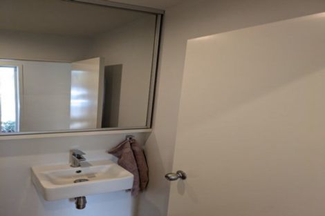 Photo of property in 54e Birkdale Road, Birkdale, Auckland, 0626