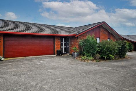 Photo of property in 2/288 Queen Street, Pukekohe, 2120