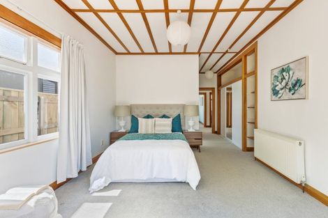 Photo of property in 25 Glen Almond Street, New Plymouth, 4310