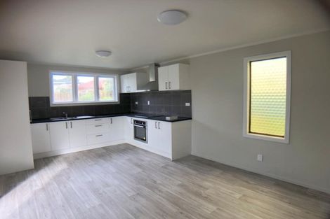 Photo of property in 8 Binsted Road, New Lynn, Auckland, 0600