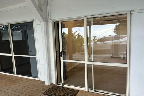 Photo of property in 41 Elliston Crescent, Stanmore Bay, Whangaparaoa, 0932