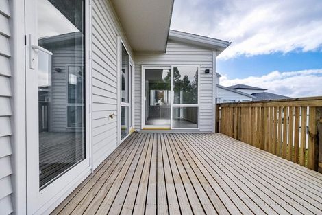 Photo of property in 36 Baumea Rise, Massey, Auckland, 0614