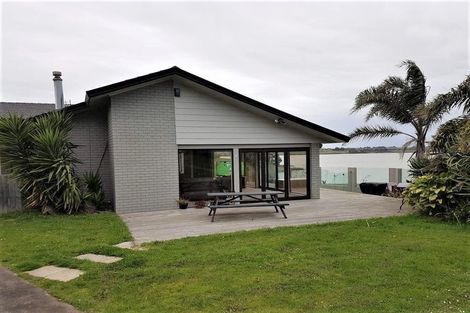 Photo of property in 37 St Annes Crescent, Wattle Downs, Auckland, 2103
