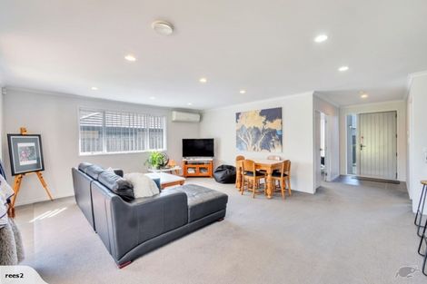 Photo of property in 220 Harbourside Drive, Karaka, Papakura, 2113