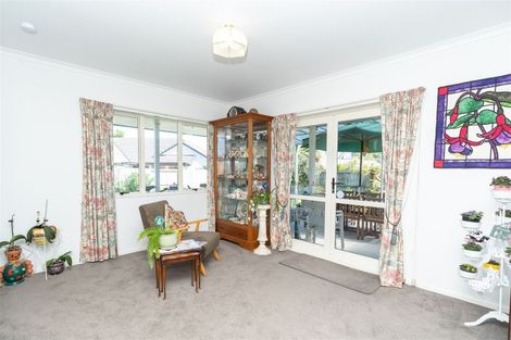 Photo of property in 60 Waiwherowhero Drive, St Andrews, Hamilton, 3200