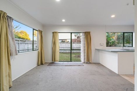 Photo of property in 1/150 Rosebank Road, Avondale, Auckland, 1026