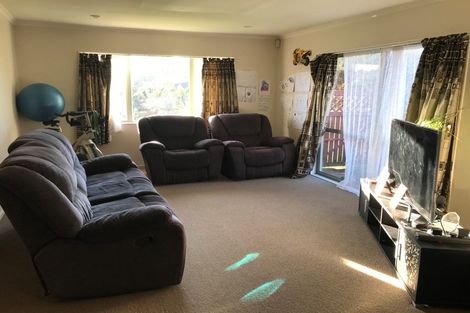 Photo of property in 3 Parkridge Way, Henderson, Auckland, 0612
