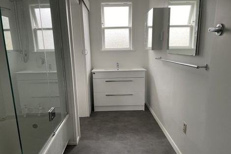 Photo of property in 15 Botanical Road, Takaro, Palmerston North, 4412