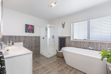 Photo of property in 4 Hapuka Close, Snells Beach, 0920