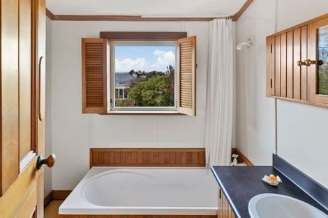 Photo of property in 30 Charlotte Avenue, Brooklyn, Wellington, 6021