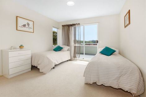 Photo of property in 9 Lanyon Place, Whitby, Porirua, 5024