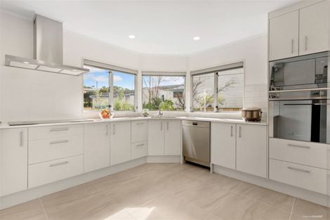 Photo of property in 7 Uruhau Close, Torbay, Auckland, 0630