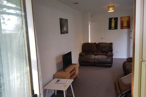 Photo of property in 2/14 Bendale Place, Papatoetoe, Auckland, 2025