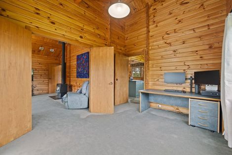 Photo of property in 280 Corbett Road, Paraite, New Plymouth, 4373