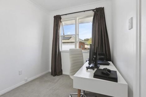 Photo of property in 15 Kingdale Road, Henderson, Auckland, 0610